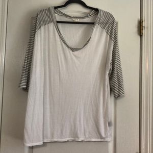 POL WOMEN'S TOP White and Gray. Size Large